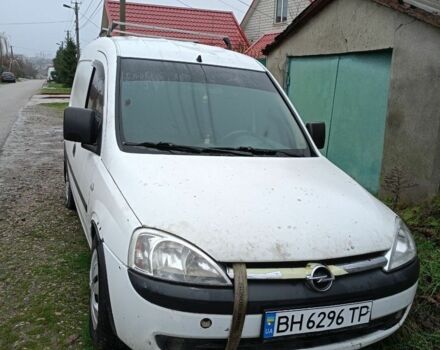 Белый Опель Комбо груз.-пасс., объемом двигателя 1.2 л и пробегом 300 тыс. км за 2500 $, фото 1 на Automoto.ua