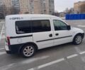 Белый Опель Комбо груз.-пасс., объемом двигателя 1.2 л и пробегом 300 тыс. км за 3000 $, фото 1 на Automoto.ua