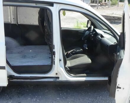 Білий Опель Комбо вант.-пас., об'ємом двигуна 1.4 л та пробігом 250 тис. км за 2600 $, фото 4 на Automoto.ua