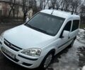 Белый Опель Комбо груз.-пасс., объемом двигателя 1.2 л и пробегом 250 тыс. км за 4900 $, фото 1 на Automoto.ua