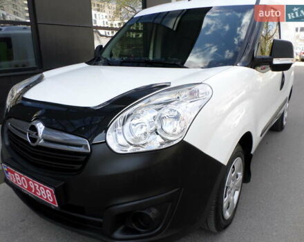 Белый Опель Комбо груз.-пасс., объемом двигателя 1.3 л и пробегом 171 тыс. км за 10500 $, фото 1 на Automoto.ua