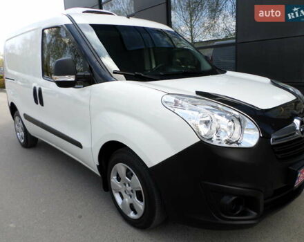 Белый Опель Комбо груз.-пасс., объемом двигателя 1.3 л и пробегом 171 тыс. км за 10500 $, фото 5 на Automoto.ua