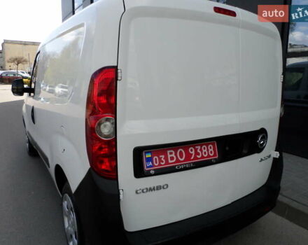 Белый Опель Комбо груз.-пасс., объемом двигателя 1.3 л и пробегом 171 тыс. км за 10500 $, фото 4 на Automoto.ua