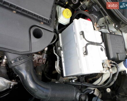 Белый Опель Комбо груз.-пасс., объемом двигателя 1.3 л и пробегом 171 тыс. км за 10500 $, фото 26 на Automoto.ua