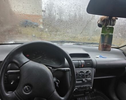 Білий Опель Комбо вант.-пас., об'ємом двигуна 1.4 л та пробігом 223 тис. км за 1500 $, фото 4 на Automoto.ua