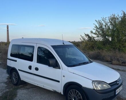 Білий Опель Комбо вант.-пас., об'ємом двигуна 1.7 л та пробігом 600 тис. км за 2499 $, фото 6 на Automoto.ua