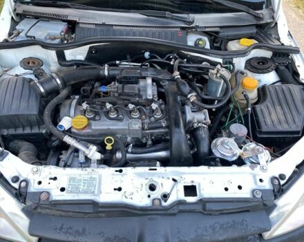 Белый Опель Комбо груз.-пасс., объемом двигателя 1.7 л и пробегом 370 тыс. км за 3600 $, фото 10 на Automoto.ua