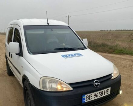 Белый Опель Комбо груз.-пасс., объемом двигателя 1.7 л и пробегом 370 тыс. км за 3600 $, фото 6 на Automoto.ua