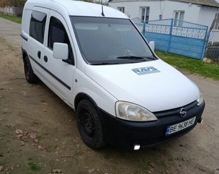 Белый Опель Комбо груз.-пасс., объемом двигателя 1.7 л и пробегом 370 тыс. км за 3600 $, фото 3 на Automoto.ua