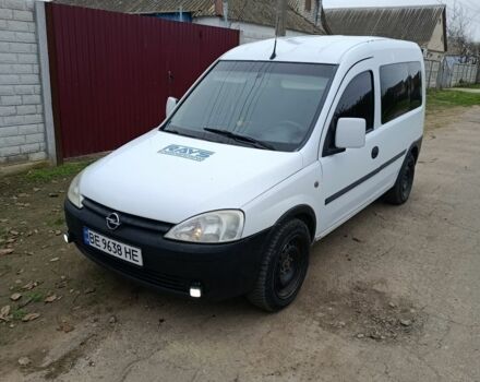 Белый Опель Комбо груз.-пасс., объемом двигателя 1.7 л и пробегом 370 тыс. км за 3600 $, фото 1 на Automoto.ua