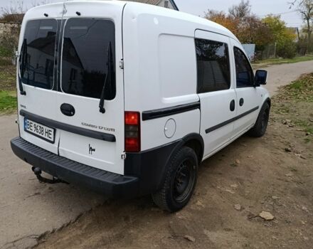 Белый Опель Комбо груз.-пасс., объемом двигателя 1.7 л и пробегом 370 тыс. км за 3600 $, фото 2 на Automoto.ua
