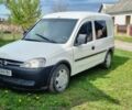 Белый Опель Комбо груз.-пасс., объемом двигателя 1.2 л и пробегом 170 тыс. км за 2800 $, фото 1 на Automoto.ua