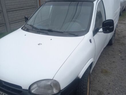 Білий Опель Комбо вант.-пас., об'ємом двигуна 1 л та пробігом 100 тис. км за 477 $, фото 1 на Automoto.ua