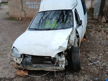 Белый Опель Комбо груз.-пасс., объемом двигателя 1.4 л и пробегом 285 тыс. км за 500 $, фото 1 на Automoto.ua