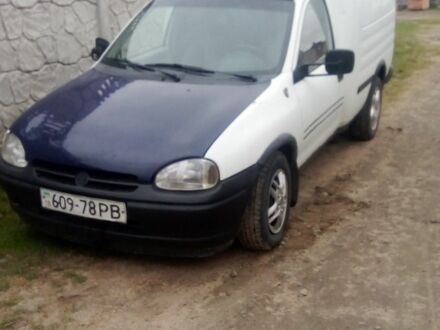 Белый Опель Комбо груз.-пасс., объемом двигателя 1.4 л и пробегом 585 тыс. км за 1000 $, фото 1 на Automoto.ua