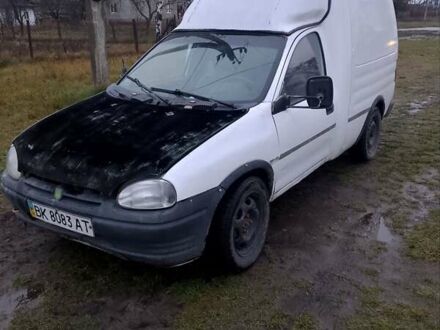 Белый Опель Комбо груз.-пасс., объемом двигателя 1.7 л и пробегом 218 тыс. км за 950 $, фото 1 на Automoto.ua