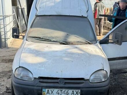 Білий Опель Комбо вант.-пас., об'ємом двигуна 0 л та пробігом 300 тис. км за 500 $, фото 1 на Automoto.ua