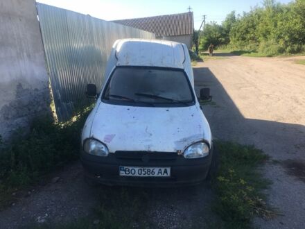 Белый Опель Комбо груз.-пасс., объемом двигателя 1.7 л и пробегом 100 тыс. км за 749 $, фото 1 на Automoto.ua
