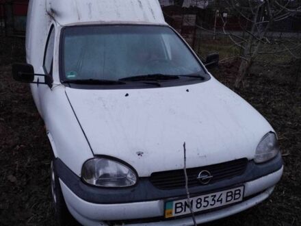 Белый Опель Комбо груз.-пасс., объемом двигателя 1.4 л и пробегом 355 тыс. км за 900 $, фото 1 на Automoto.ua