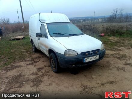 Білий Опель Комбо вант.-пас., об'ємом двигуна 1.7 л та пробігом 236 тис. км за 1300 $, фото 1 на Automoto.ua