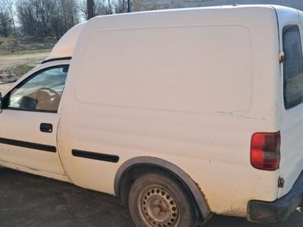 Белый Опель Комбо груз.-пасс., объемом двигателя 1.7 л и пробегом 340 тыс. км за 1800 $, фото 1 на Automoto.ua