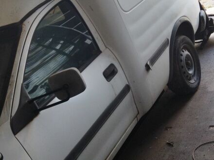 Белый Опель Комбо груз.-пасс., объемом двигателя 0 л и пробегом 300 тыс. км за 464 $, фото 1 на Automoto.ua