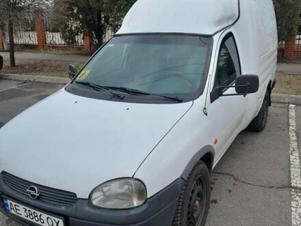 Опель Комбо вант.-пас. 2001 у Кривому Розі на Automoto.ua Білий Опель Комбо вант.-пас., об'ємом двигуна 1.7 л та пробігом 380 тис. км за 2200 $, фото 1 на Automoto.ua
