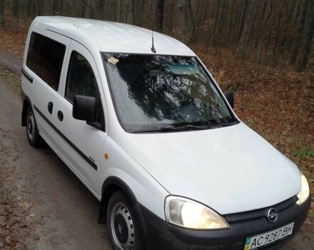 Белый Опель Комбо груз.-пасс., объемом двигателя 1.7 л и пробегом 284 тыс. км за 3900 $, фото 1 на Automoto.ua