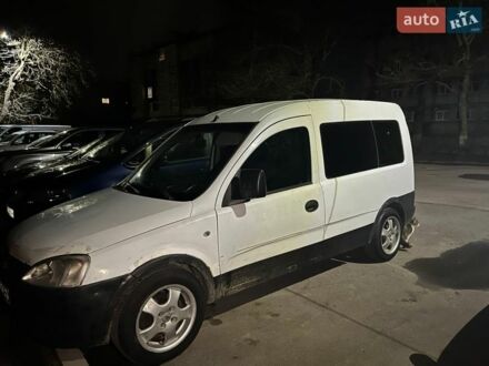 Белый Опель Комбо груз.-пасс., объемом двигателя 1.69 л и пробегом 215 тыс. км за 2880 $, фото 1 на Automoto.ua