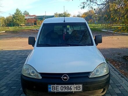 Опель Комбо груз.-пасс. 2002 в Кропивницком (Кировограде) на Automoto.ua Белый Опель Комбо груз.-пасс., объемом двигателя 17 л и пробегом 0 тыс. км за 3500 $, фото 1 на Automoto.ua