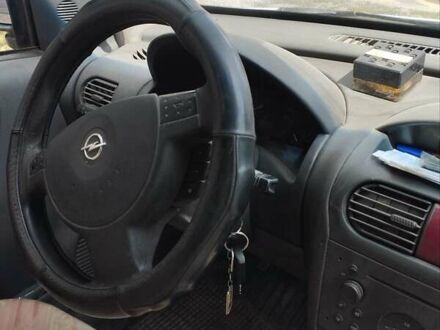 Опель Комбо груз.-пасс. 2002 в Харькове на Automoto.ua Белый Опель Комбо груз.-пасс., объемом двигателя 1.7 л и пробегом 447 тыс. км за 3000 $, фото 1 на Automoto.ua