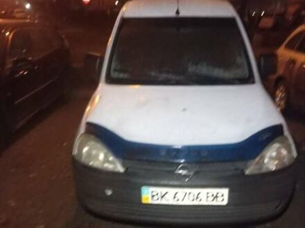 Белый Опель Комбо груз.-пасс., объемом двигателя 1.7 л и пробегом 290 тыс. км за 2850 $, фото 1 на Automoto.ua