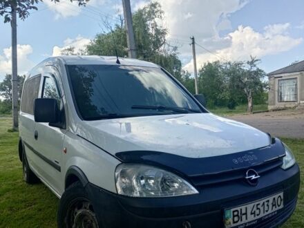 Опель Комбо груз.-пасс. 2002 в Новоукраинке на Automoto.ua Белый Опель Комбо груз.-пасс., объемом двигателя 0 л и пробегом 380 тыс. км за 2000 $, фото 1 на Automoto.ua