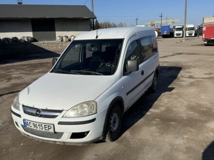 Белый Опель Комбо груз.-пасс., объемом двигателя 1.7 л и пробегом 420 тыс. км за 3000 $, фото 1 на Automoto.ua