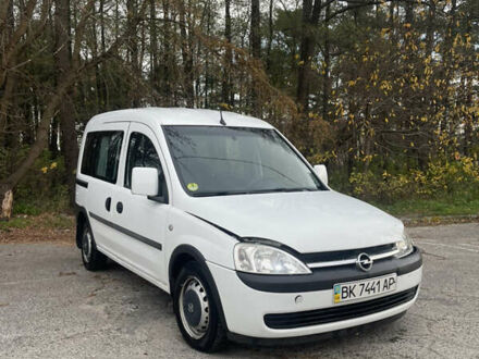 Белый Опель Комбо груз.-пасс., объемом двигателя 1.69 л и пробегом 185 тыс. км за 3200 $, фото 1 на Automoto.ua