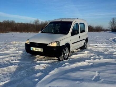Белый Опель Комбо груз.-пасс., объемом двигателя 1.69 л и пробегом 303 тыс. км за 3000 $, фото 1 на Automoto.ua