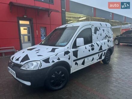 Белый Опель Комбо груз.-пасс., объемом двигателя 1.69 л и пробегом 350 тыс. км за 3888 $, фото 1 на Automoto.ua