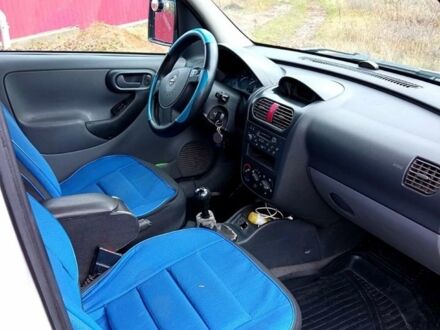 Білий Опель Комбо вант.-пас., об'ємом двигуна 1.7 л та пробігом 318 тис. км за 4200 $, фото 1 на Automoto.ua