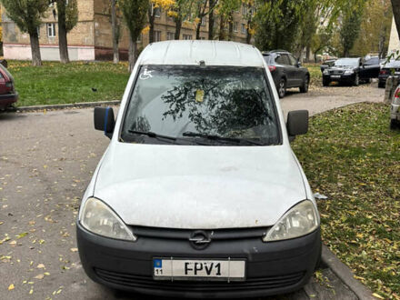 Белый Опель Комбо груз.-пасс., объемом двигателя 1.7 л и пробегом 387 тыс. км за 2400 $, фото 1 на Automoto.ua