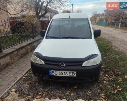 Белый Опель Комбо груз.-пасс., объемом двигателя 1.69 л и пробегом 235 тыс. км за 1998 $, фото 1 на Automoto.ua