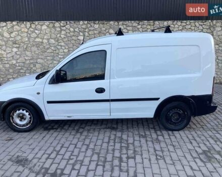 Белый Опель Комбо груз.-пасс., объемом двигателя 1.69 л и пробегом 294 тыс. км за 2300 $, фото 1 на Automoto.ua