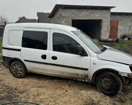 Білий Опель Комбо вант.-пас., об'ємом двигуна 1.7 л та пробігом 300 тис. км за 1800 $, фото 1 на Automoto.ua