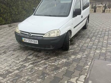 Білий Опель Комбо вант.-пас., об'ємом двигуна 1.3 л та пробігом 267 тис. км за 2700 $, фото 1 на Automoto.ua