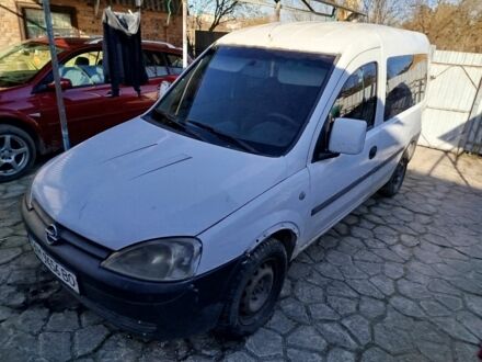 Опель Комбо вант.-пас. 2004 у Бердичеве на Automoto.ua Білий Опель Комбо вант.-пас., об'ємом двигуна 1.7 л та пробігом 284 тис. км за 1750 $, фото 1 на Automoto.ua