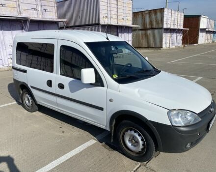 Белый Опель Комбо груз.-пасс., объемом двигателя 1.7 л и пробегом 442 тыс. км за 3500 $, фото 1 на Automoto.ua