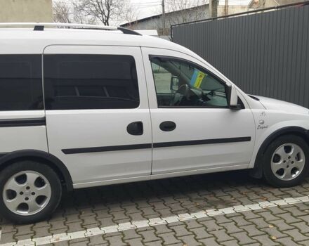 Белый Опель Комбо груз.-пасс., объемом двигателя 1.2 л и пробегом 300 тыс. км за 3950 $, фото 1 на Automoto.ua