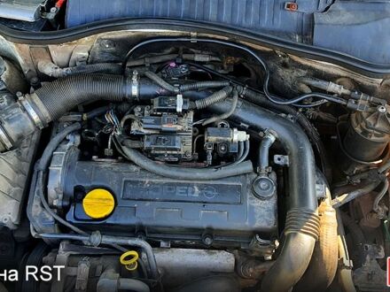 Белый Опель Комбо груз.-пасс., объемом двигателя 1.7 л и пробегом 330 тыс. км за 3250 $, фото 1 на Automoto.ua