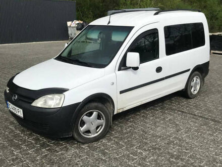 Белый Опель Комбо груз.-пасс., объемом двигателя 1.7 л и пробегом 210 тыс. км за 2950 $, фото 1 на Automoto.ua
