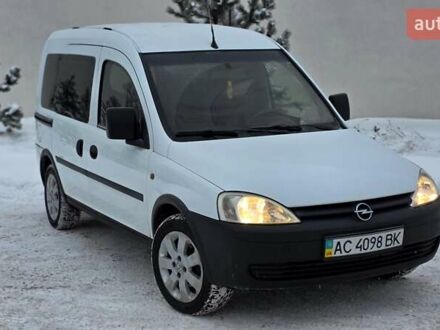 Белый Опель Комбо груз.-пасс., объемом двигателя 1.7 л и пробегом 379 тыс. км за 3550 $, фото 1 на Automoto.ua