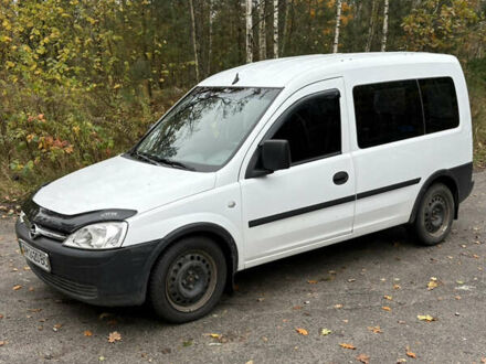 Опель Комбо вант.-пас. 2004 у Олевске на Automoto.ua Білий Опель Комбо вант.-пас., об'ємом двигуна 1.3 л та пробігом 285 тис. км за 3600 $, фото 1 на Automoto.ua
